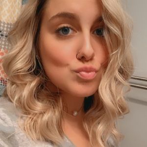 Meet your Posher, Courtney